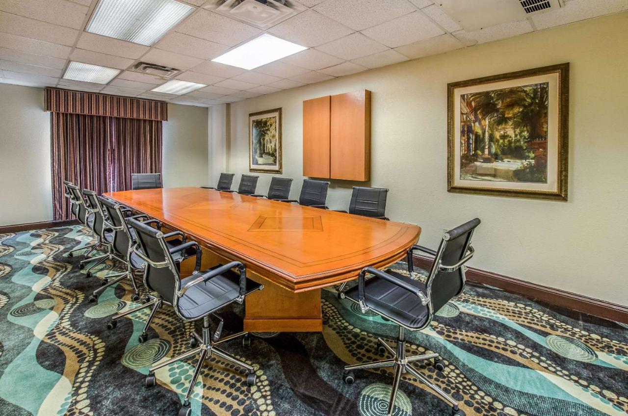 Savannah Gateway Hotel & Suites Τζώρτζταουν Εξωτερικό φωτογραφία